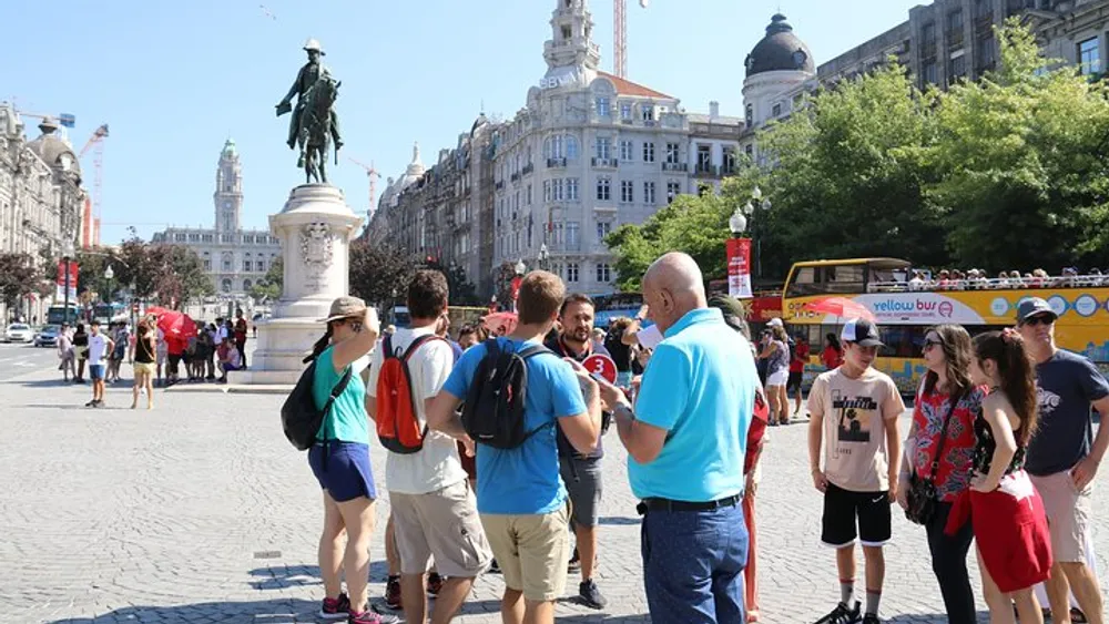 Porto: City Private Full Day Tour with Lunch and Six Bridges Cruise