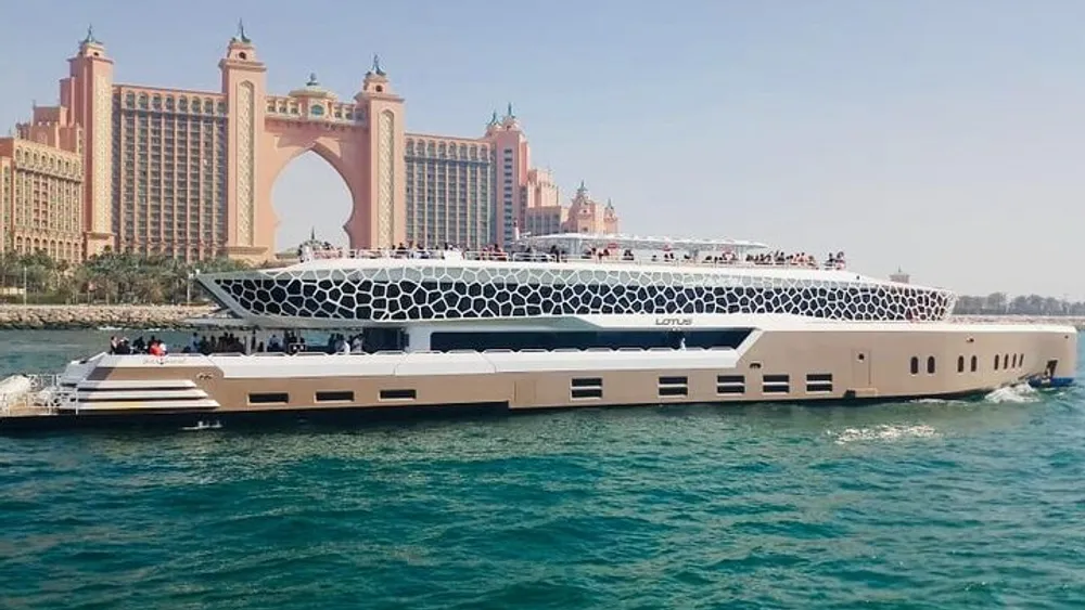 Dubai 3-Hour Mega Yacht Group Dinner Cruise