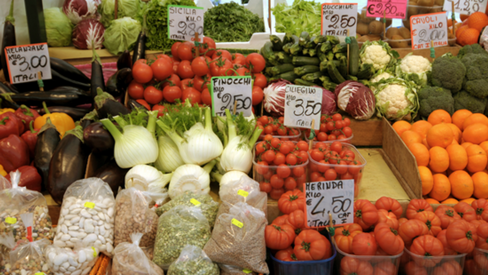 Pompeii: Food Market Tour and Cookery Demonstration with a Local Home Cook