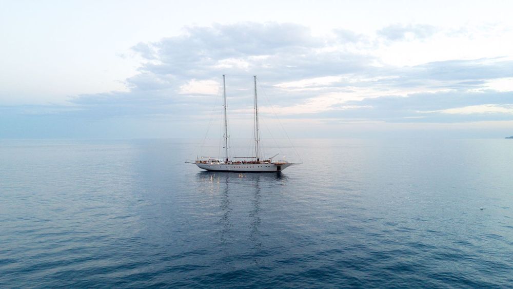 Naples: Dinner & Show on a Sailing Ship in the Gulf of Naples