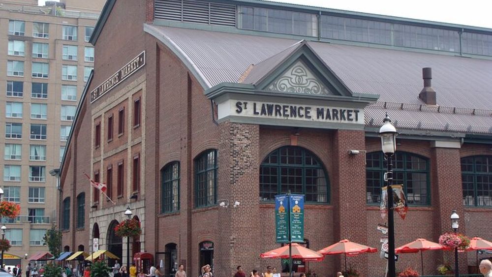Private Food tour in Old Toronto with St Lawrence Market - Licensed tour guide