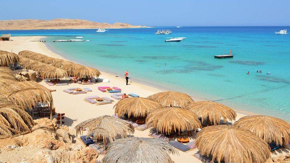 Full Day Paradise Island Snorkeling Sea Trip & Lunch & Watersports - Hurghada