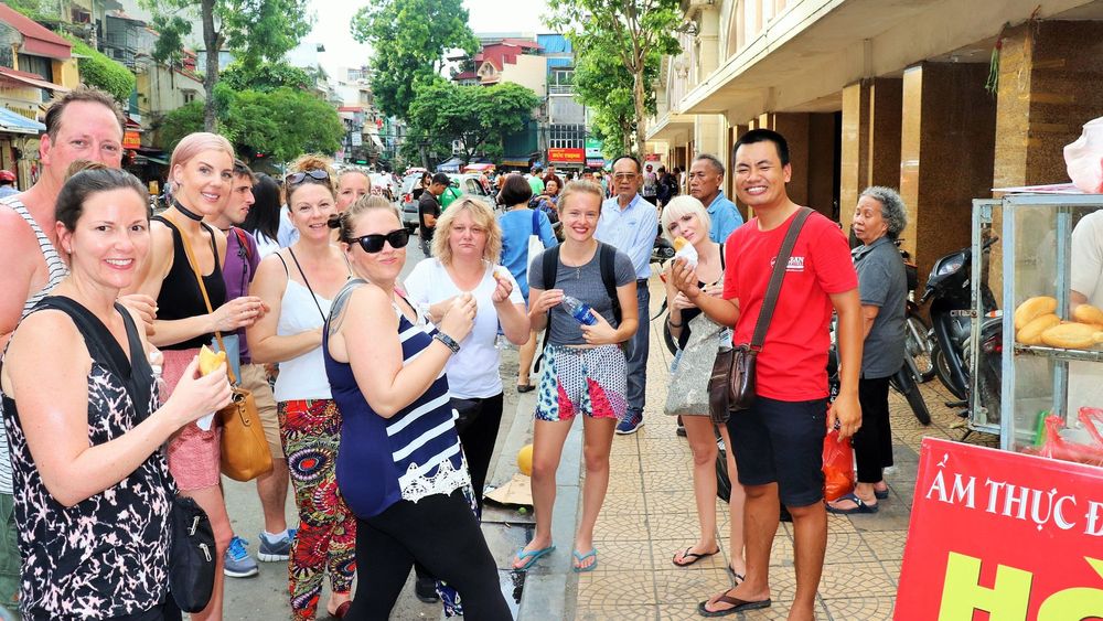 Private Hanoi Tour: Street Food Experience