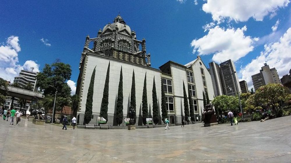 Medellin Historical and Food Tour with Fernando Botero´s Plaza
