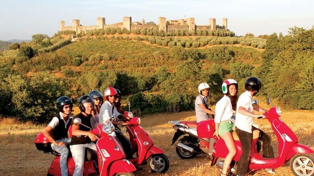 From Siena: Vespa Tour Including Lunch at a Chianti Winery