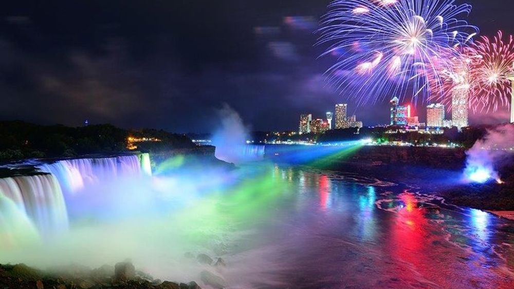 Niagara Falls with Maple & Wine from Toronto. Local Experience
