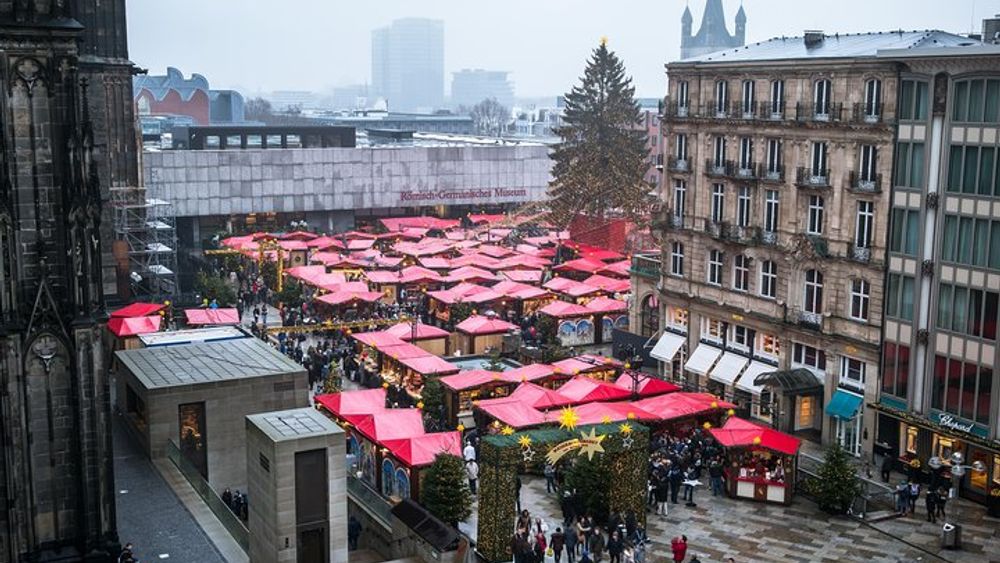 Cologne Christmas Market Private Walking Tour With A Professional Guide