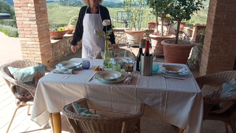 San Gimignano: Private Hands-on Cooking Class with a Local Home Cook with Lunch or Dinner and Wine