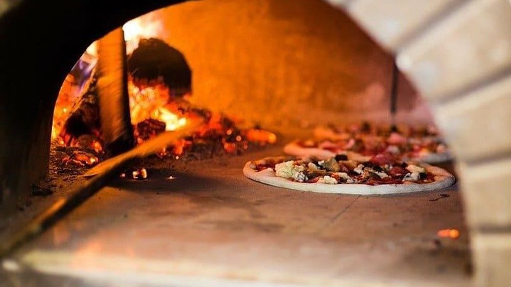 Naples: Pizza Cooking Class