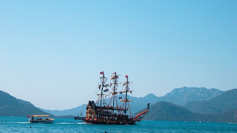 Marmaris Pirate Boat Trip with Lunch and Unlimited Drinks
