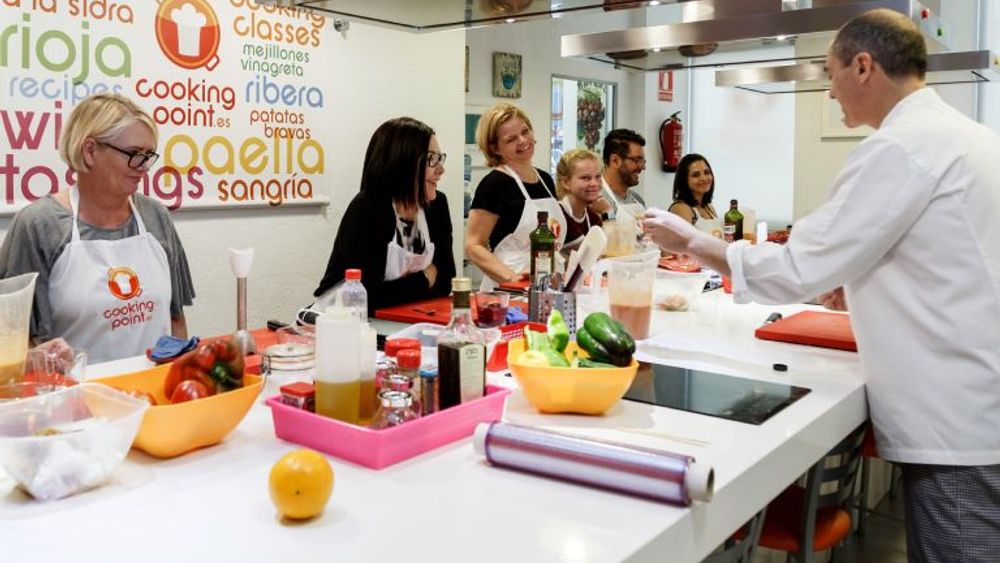 Madrid: Paella Cooking Class