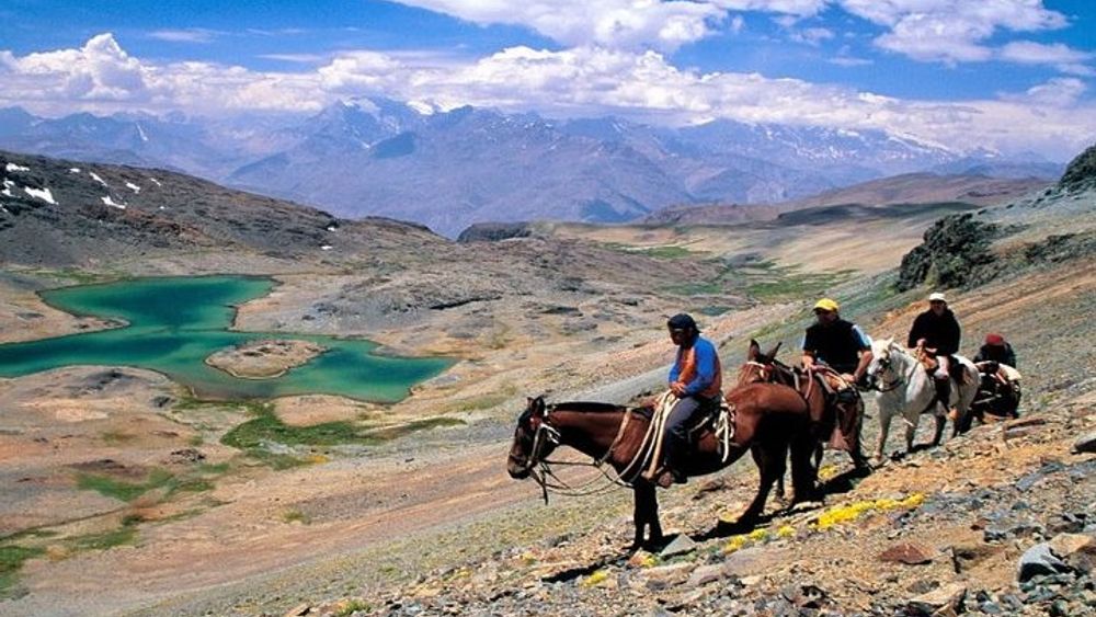 Horseback riding and wines from Santiago