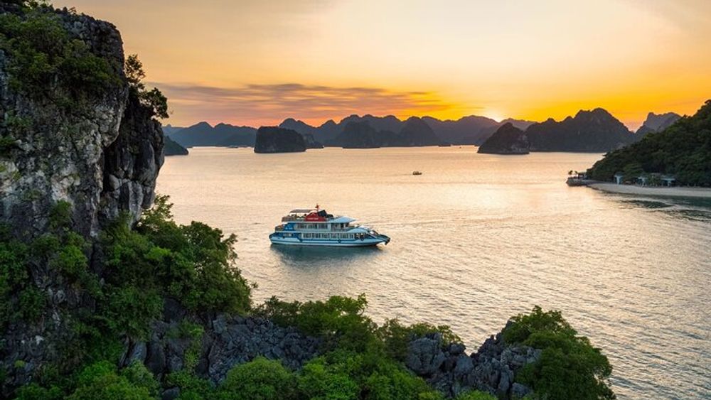 Best Halong 1 Day with Luxury Cruise,Buffet Meal,Sunset Party