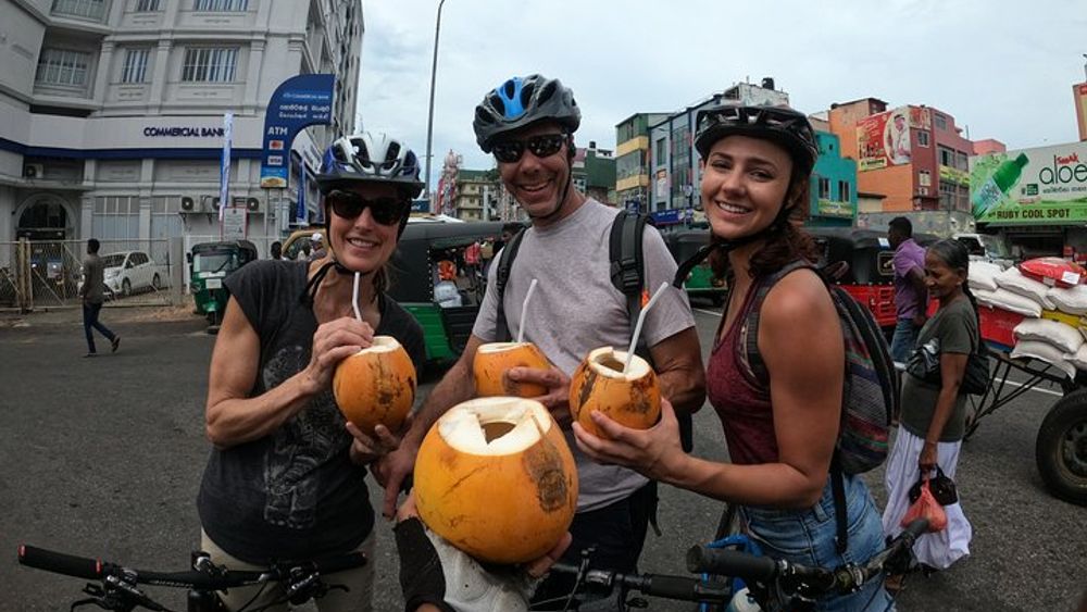 Streetfood Cycling Tour from Colombo