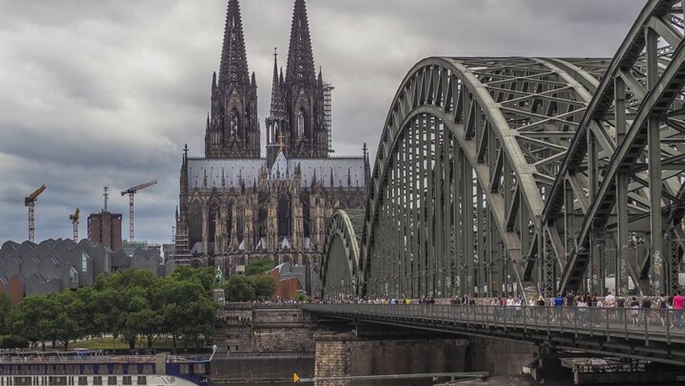 Private tour of the best of Cologne - Sightseeing, Food & Culture with a local