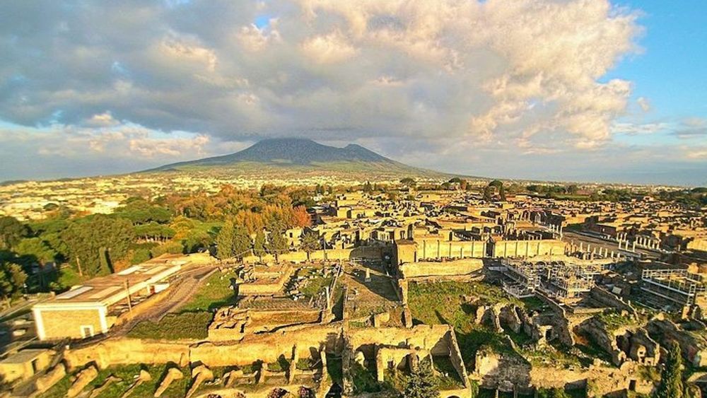 Vesuvius, Pompeii Ruins, experience vineyards and the winery tour with lunch.