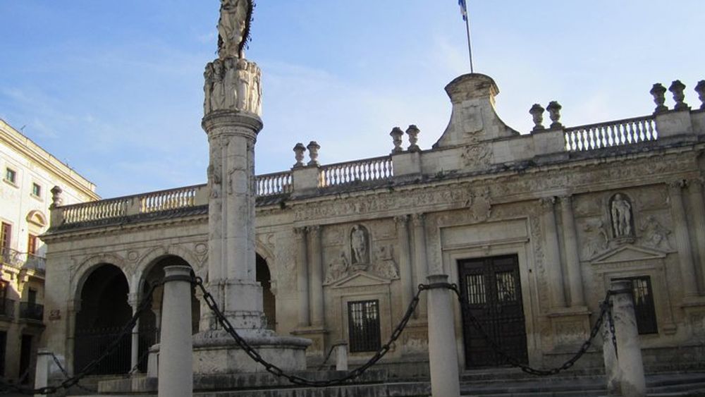 Jerez Historic Guided Tour with Horse Show and Winery Visit