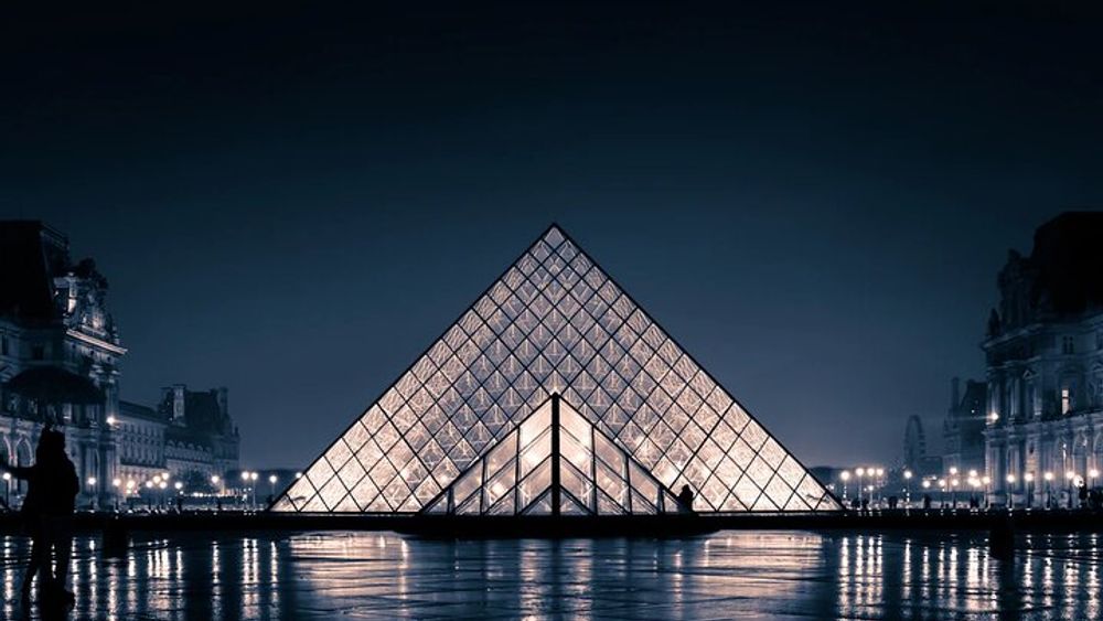 8 hours Paris Tour with Louvre Museum, Saint-Germain-des-Pres and Dinner cruise