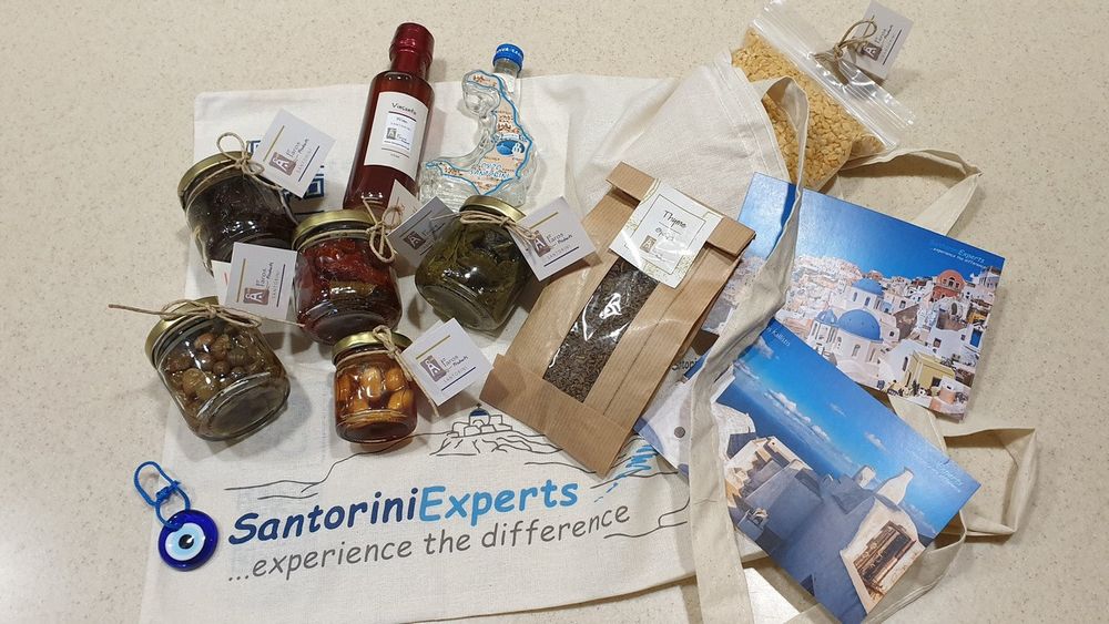 Santorini: Food Tour in a Box