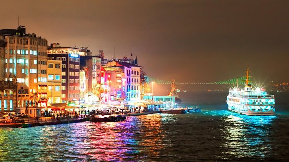 Bosphorus Dinner Cruise with Live Performance