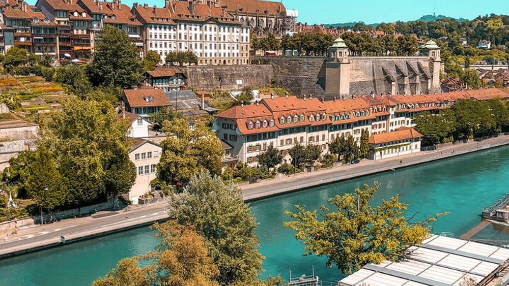 Private tour of the best of Bern - Sightseeing, Food & Culture with a local