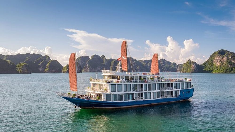 Le Journey Boutique Cruise in Halong Bay & Lan Ha Bay (2D1N)