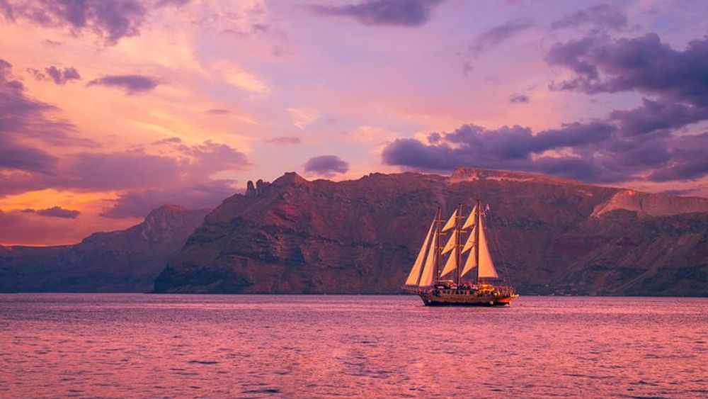 Santorini Volcano Sunset Cruise Including Dinner on Board