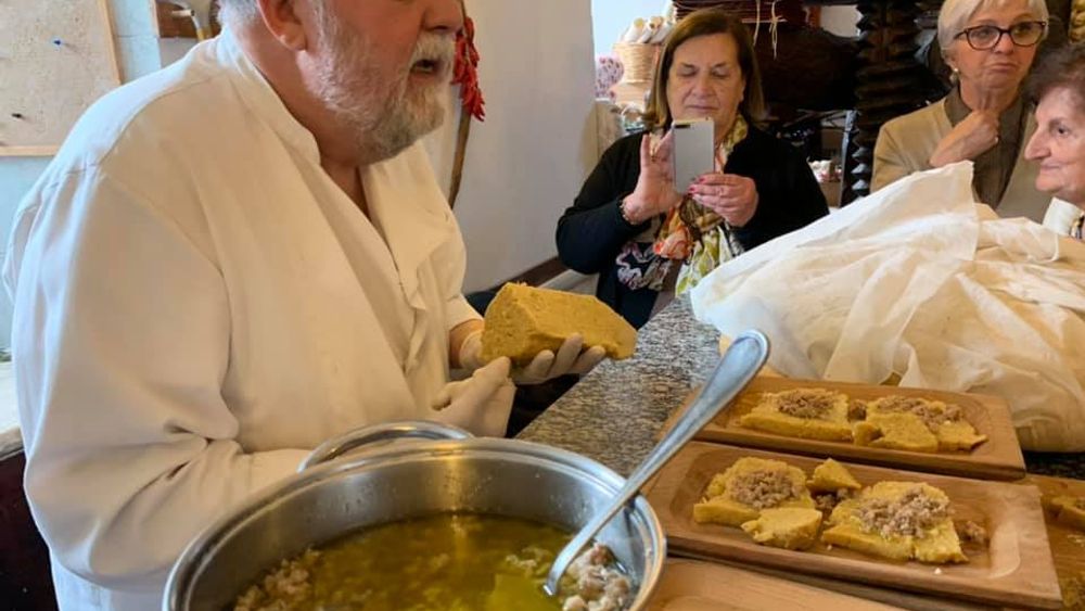 Cooking experience in the heart of Abruzzo: learn to do "La polenta rognosa" in Pettorano sul Gizio