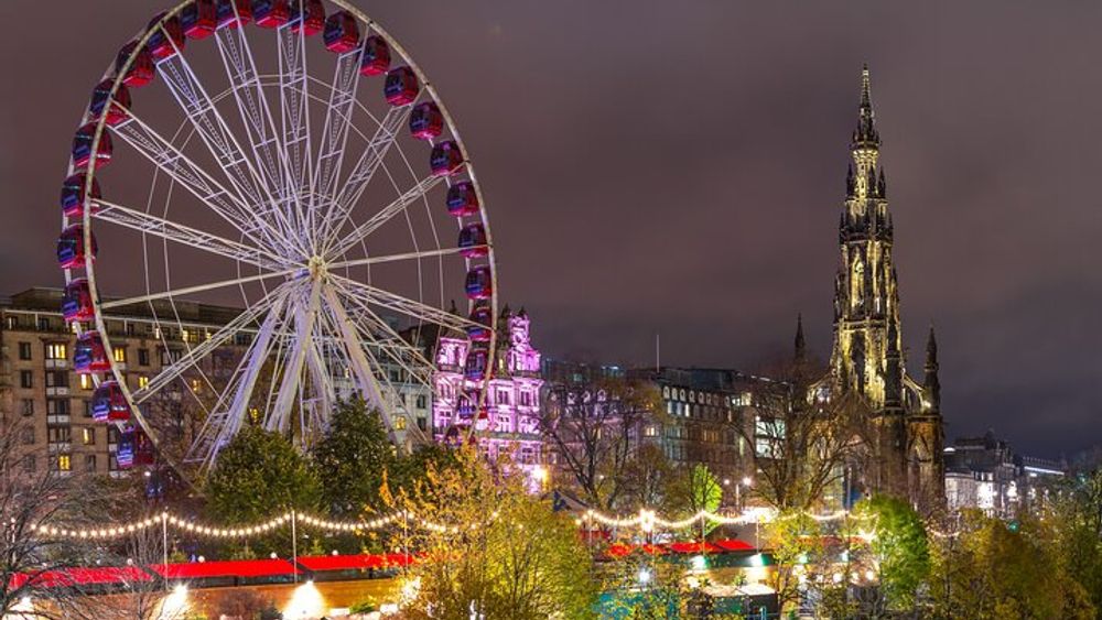 Edinburgh's Christmas Lights and festive Black Taxi Tour