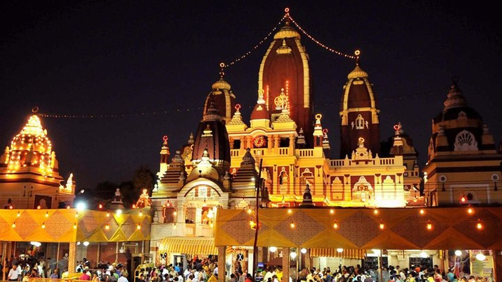 Delhi by Evening Tour by Private Air-Condition vehicle includes Dinner.