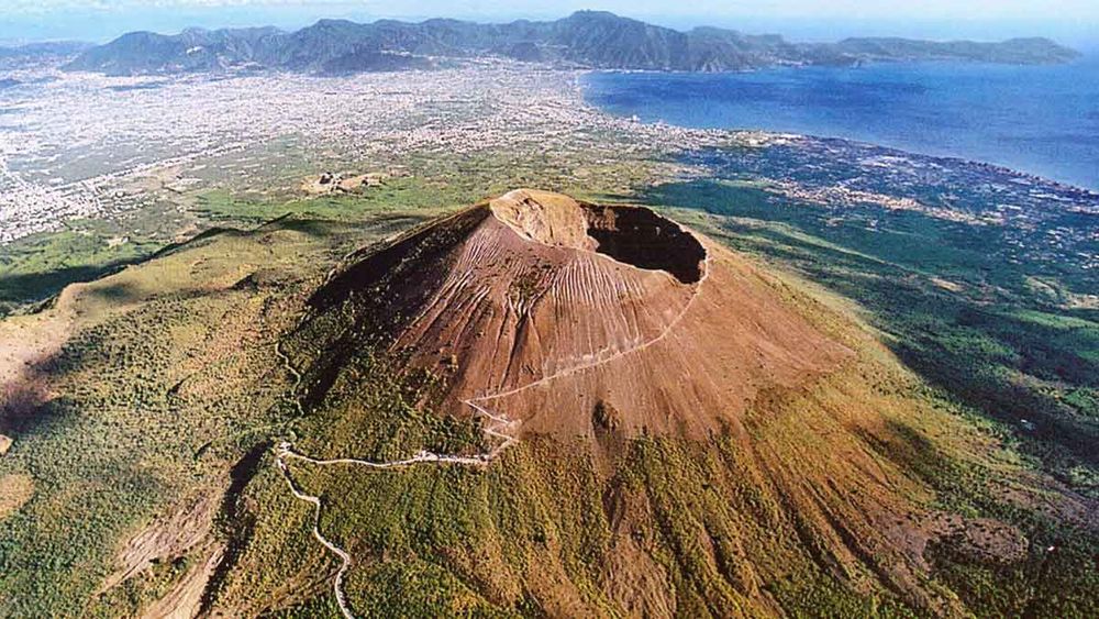 Small group private tour of Vesuvius and Pizza secrets from Naples