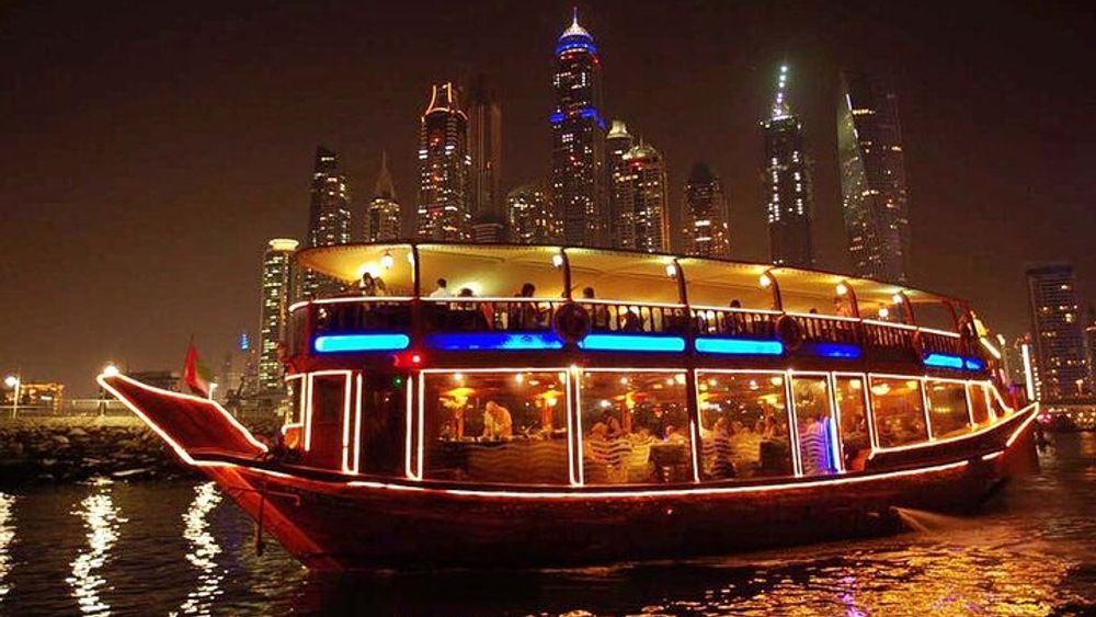 Dubai: Luxurious Dinner on a Dubai Marina Dhow Cruise