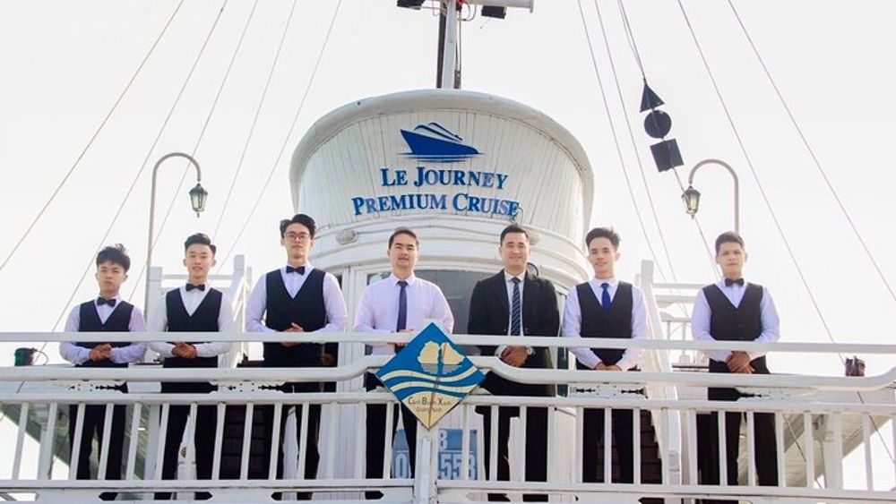 Le Journey Premium Cruise Halong Overnight Boutique 4 Star Cruise