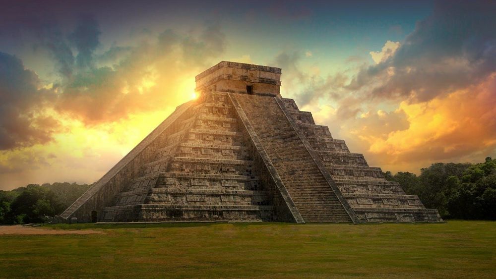 Chichen Itza at Sunrise Tour with Cenote & Lunch Buffet