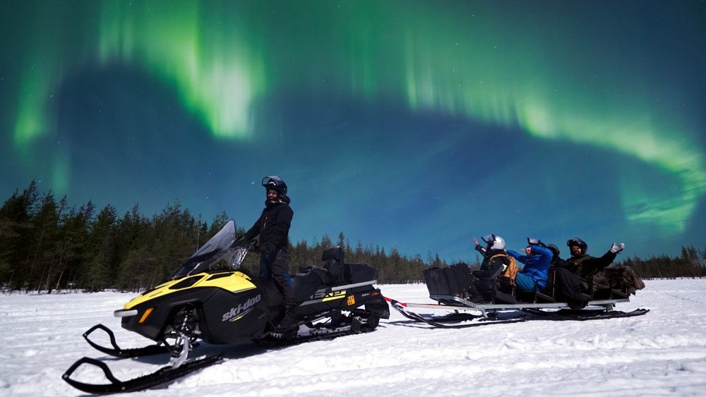 Hunting Northern Lights with Sleigh Ride