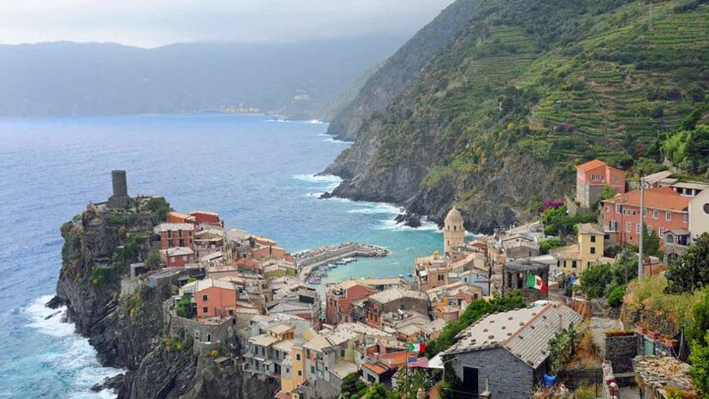 Private Tour of Cinque Terre's Wine tasting with a local