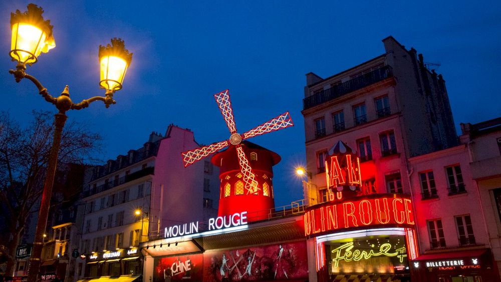 Paris: Private VIP Dinner and Show at the Moulin Rouge