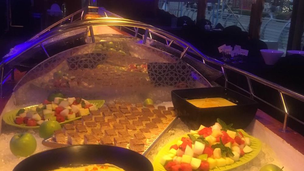 Dubai: Dhow Cruise in Marina Dubai (with Dinner Included)