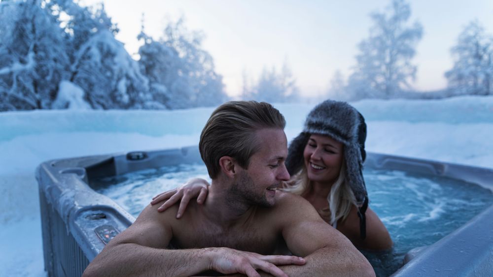 Visiting package: Snow sauna experience with food by the fire