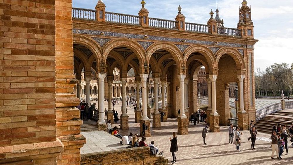 Seville: Private Best of Tour - Sightseeing, Food & Culture with a Local Guide