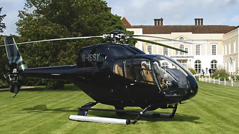 From Paris: Private VIP Helicopter Experience with Gourmet Lunch at Chateau de Ferrieres