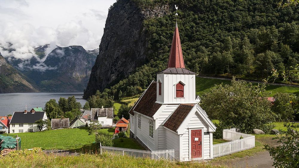 Private Day Tour - Nærøyfjord Cruise, Stegastein Viewpoint & Goat Cheese Causerie in Undredal
