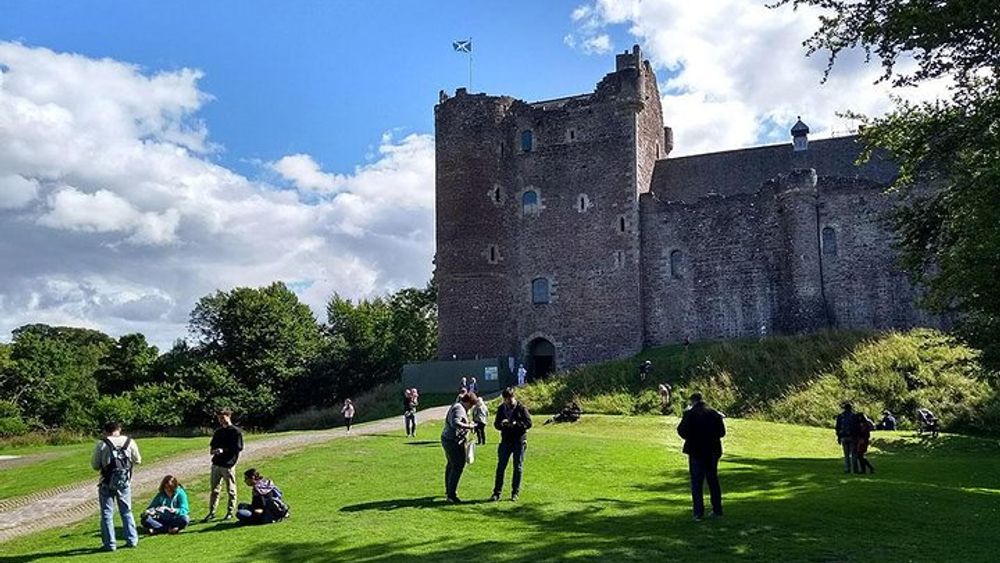 Outlander castles, whisky and lochs tour