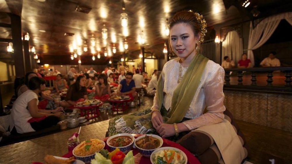 Thai Khantoke Dinner & Cultural Dance Show with Transfers
