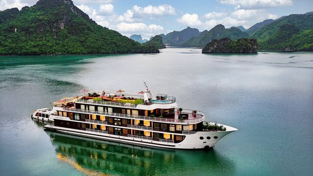 Dora Cruise 3 Days Explore Halong Bay Lan Ha Bay Private Balcony