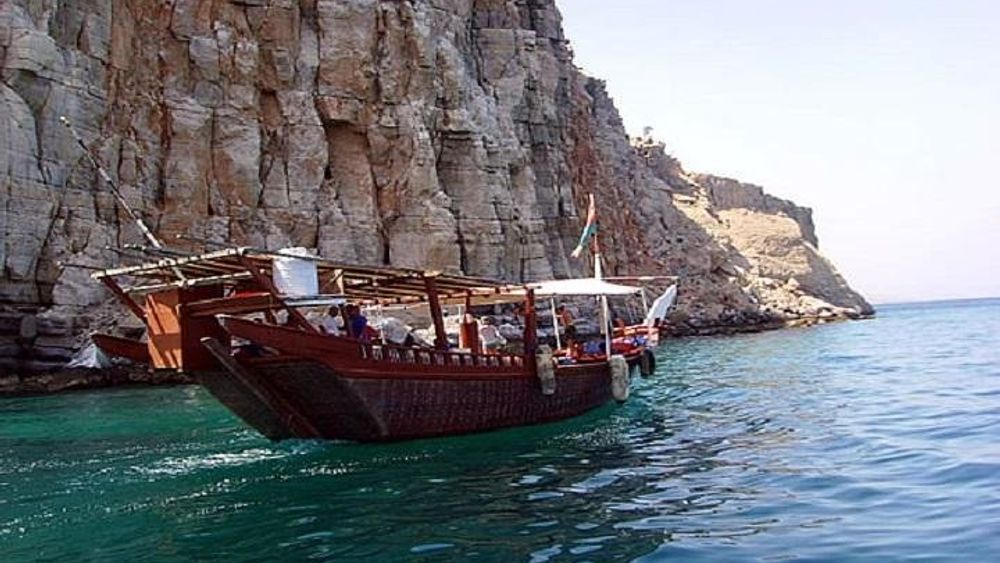 From Dubai: Small-Group Day Trip to Musandam, Oman (with Lunch)