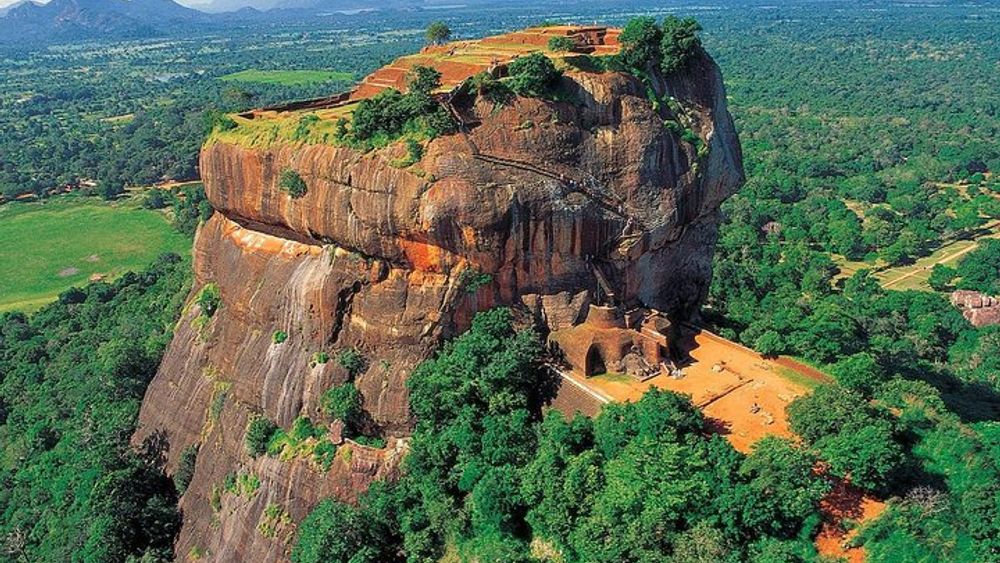 Private Day Trip To Sigiriya Dambulla and Safari From Colombo