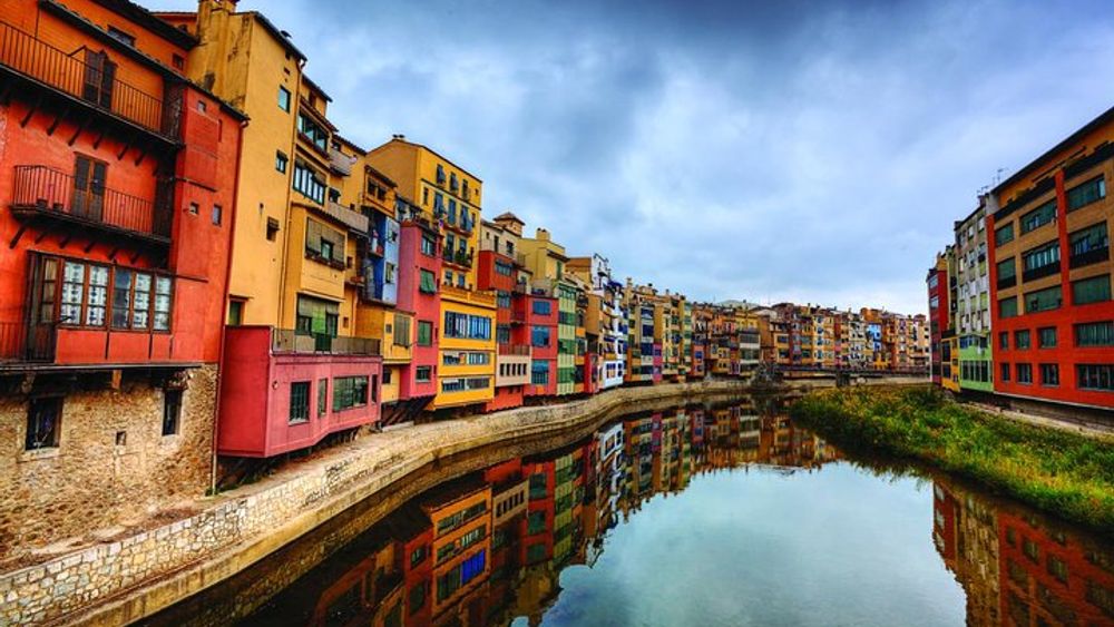 Girona and Costa Brava with Lunch: VIP Small Group Tour