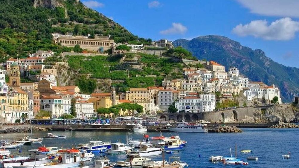 From Naples: Amalfi Coast with Light Lunch Included (Amalfi & Ravello)