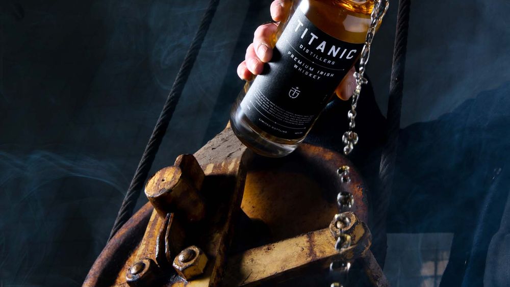 Belfast : Giants Causeway and Titanic Distillers Whiskey tasting tour